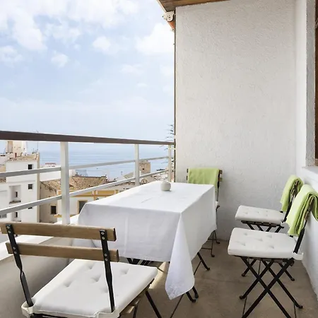 Prime Location With Seaviews In דירה *